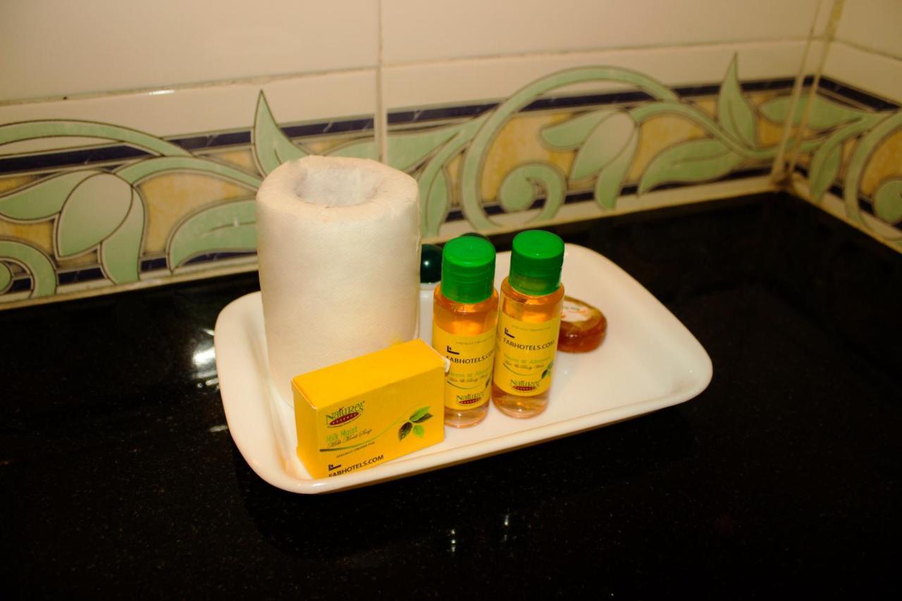 Fabexpress Sri Lakshmi Deluxe Sivarampalli Hotel Hajdarabad Zewnętrze zdjęcie